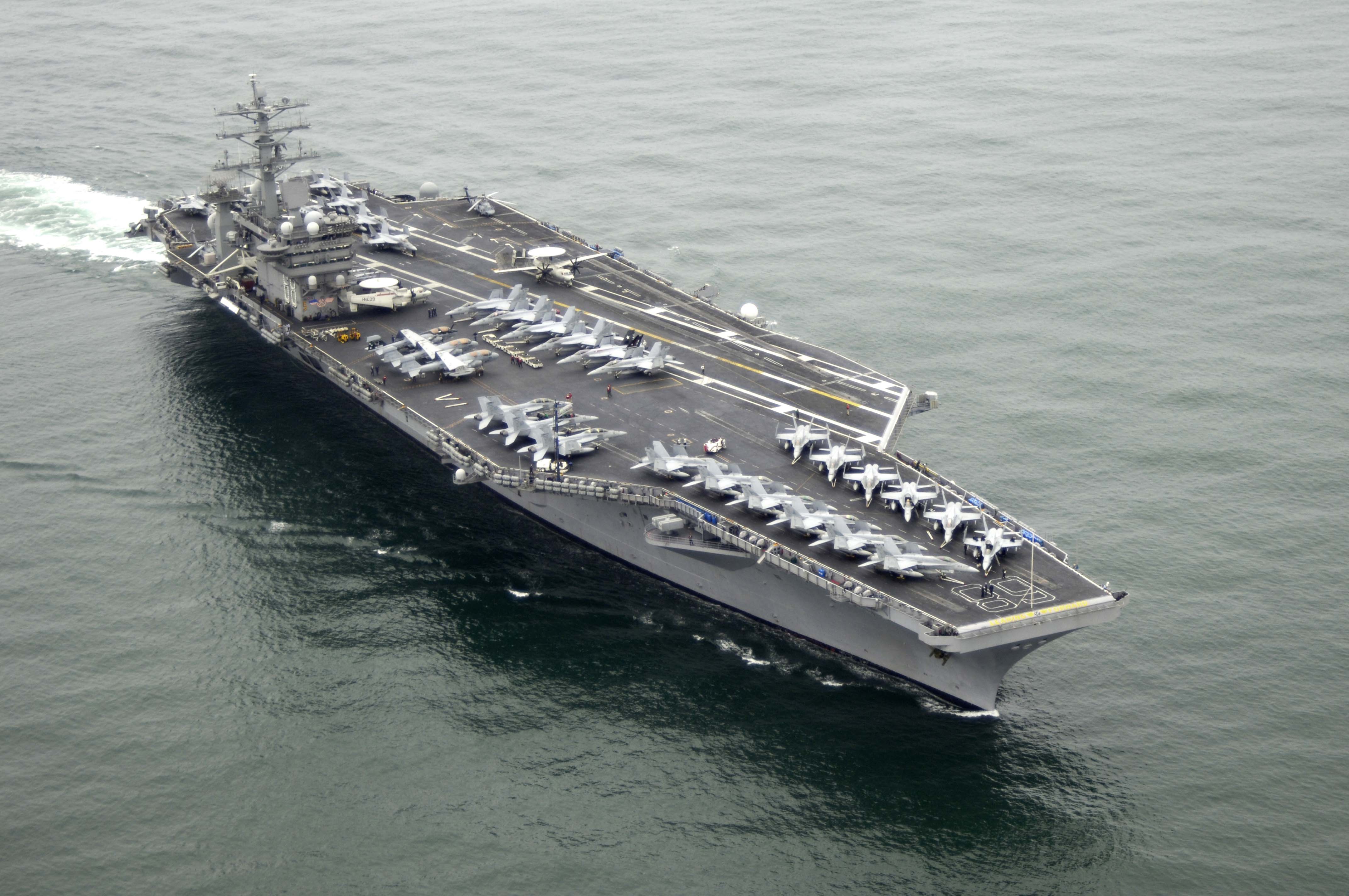 Aircraft carrier USS Nimitz (CVN-68) underway, U.S. Navy photograph.